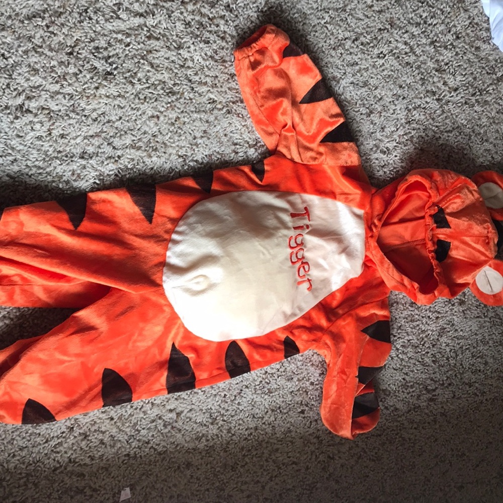 Tigger costume